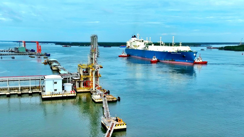 Tàu chở LNG cập cảng tại Bà Rịa – Vũng Tàu. Nguồn: PV GAS.