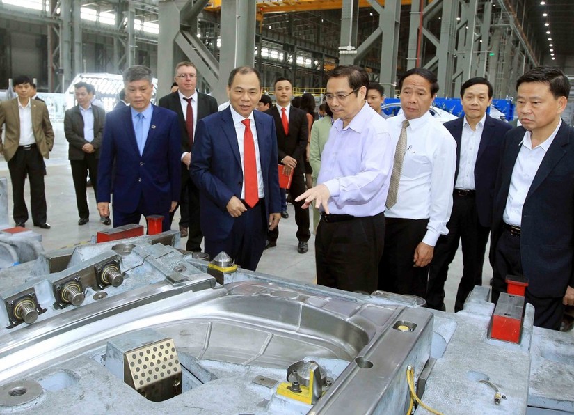 Thủ tướng Phạm Minh Chính đến thăm và làm việc tại tổ hợp Nhà máy sản xuất ô tô Vinfast vào hồi tháng 1/2020. Ảnh: TTXVN