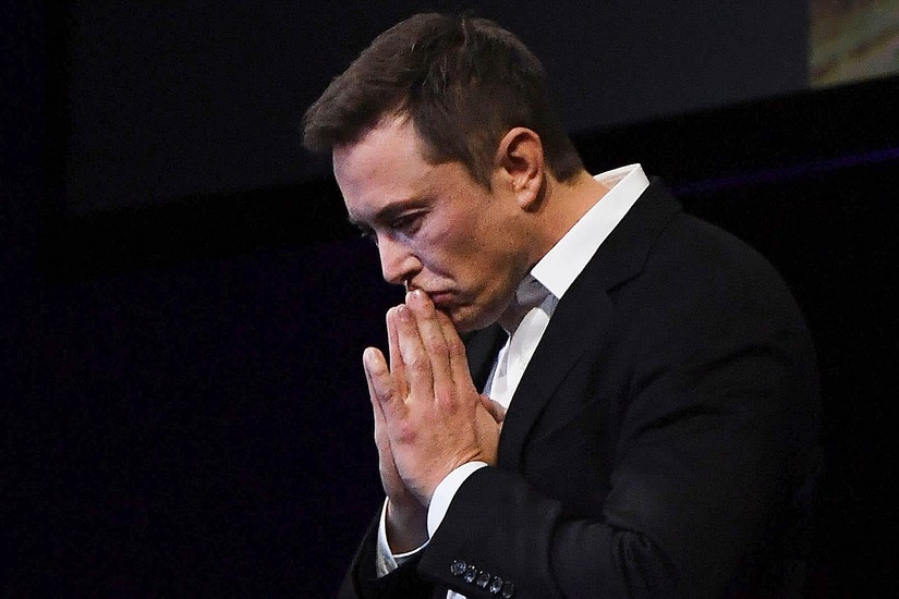 Trên Twitter, tỷ phú Elon Musk lên tiếng chỉ trích chỉ số ESG vì đã loại Tesla ra khỏi danh sách xếp hạng. Ảnh: CNBC