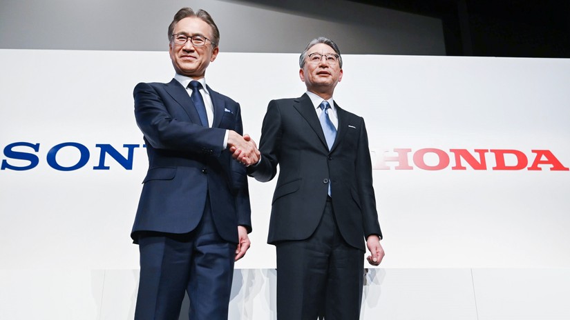 Lãnh đạo Honda và Sony ký thỏa thuận hợp tác tại Tokyo, Nhật Bản. Ảnh: Nikkei Asia