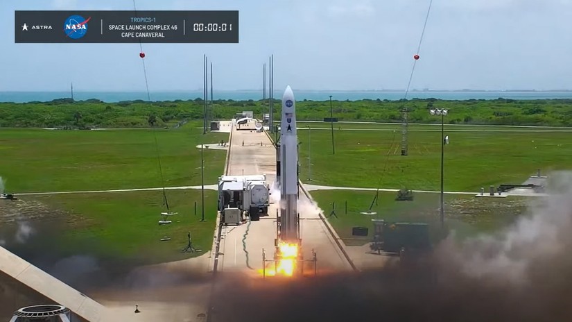 Tên lửa của ASTRA mang theo 2 vệ tinh quan sát bão của NASA. Ảnh: NASA