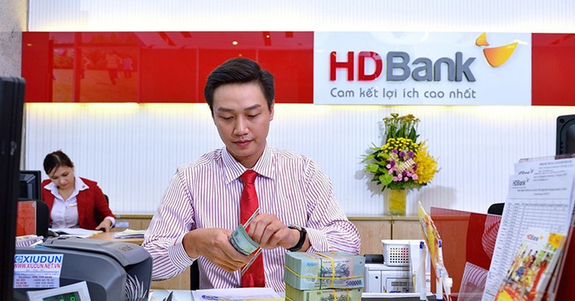 Lãnh đạo HDBank tiếp tục mua vào số lượng lớn cổ phiếu HDB