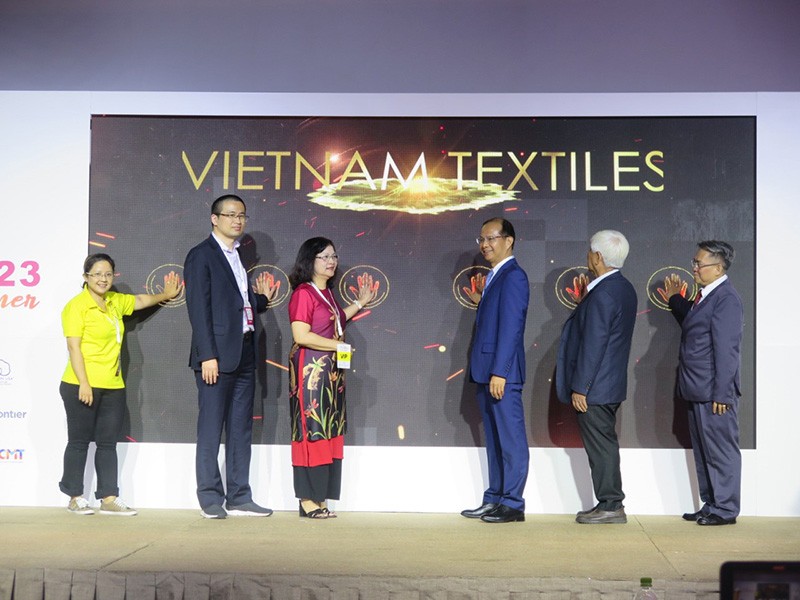 Khai mạc Triển lãm quốc tế vải cao cấp Texfuture Việt Nam Xuân hè 2023