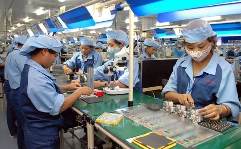 Standard Chartered hạ dự báo tăng trưởng GDP Việt Nam xuống 6,5%