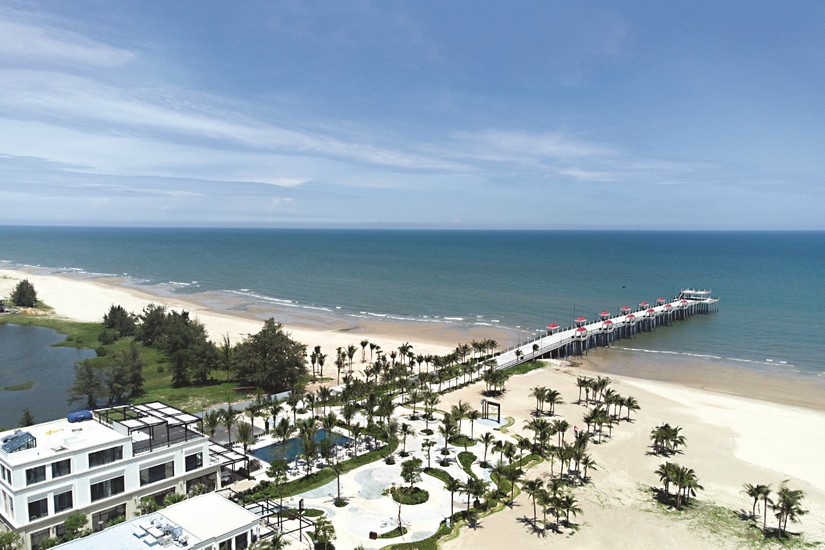 Khu vực biển Hồ Tràm, huyện Xuyên Mộc, Bà Rịa - Vũng Tàu sẽ là nơi diễn ra nhiều hoạt động trong đó có trải nghiệm dù lượn. (Ảnh: Hamptons)