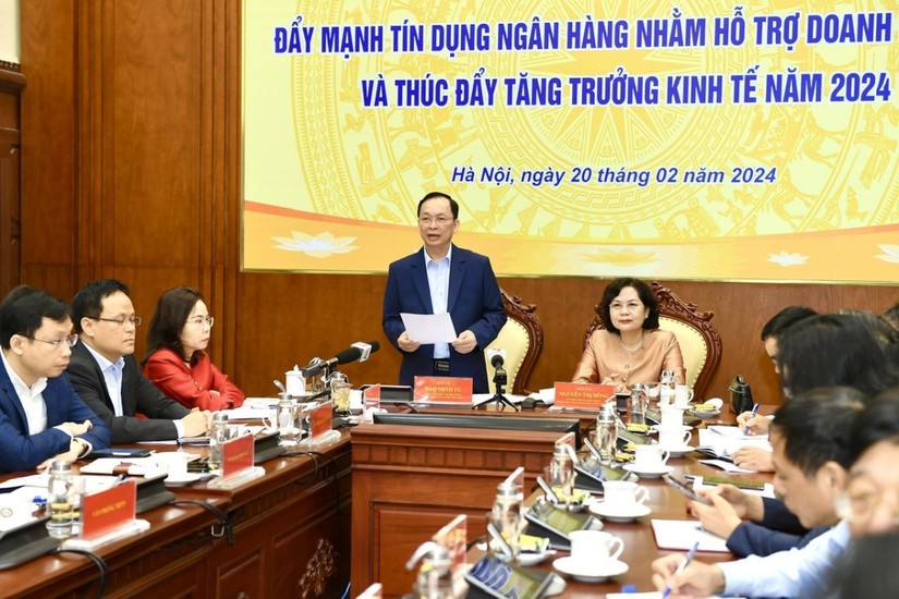 Thống đốc Nguyễn Thị Hồng và Phó thống đốc Đào Minh Tú chủ trì hội nghị ngành ngân hàng ngày 20/2. (Ảnh: SBV)