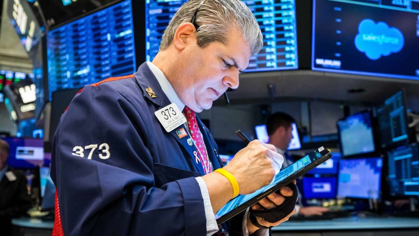 Chứng khoán Mỹ đỏ sàn, Dow Jones tiến sâu hơn vào vùng điều chỉnh kỹ thuật