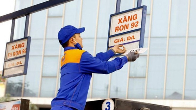 Thương mại và tiêu dùng Việt Nam chịu tác động từ lạm phát nhiên liệu kéo dài 
