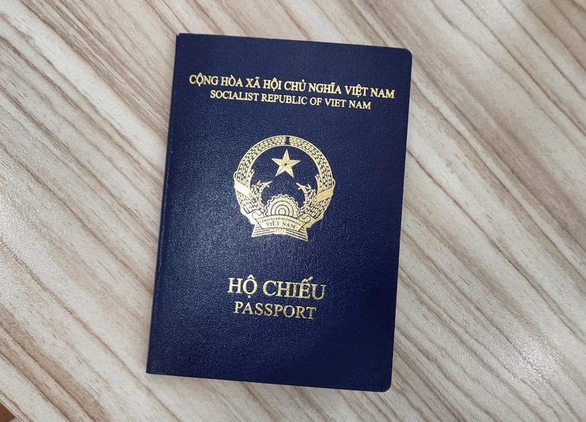 Hộ chiếu phổ thông mẫu mới của Việt Nam