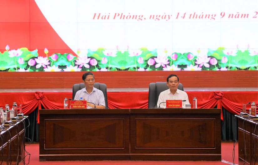 Trưởng ban Kinh tế Trung ương Trần Tuấn Anh cùng Bí thư Thành ủy Hải Phòng Trần Lưu Quang.