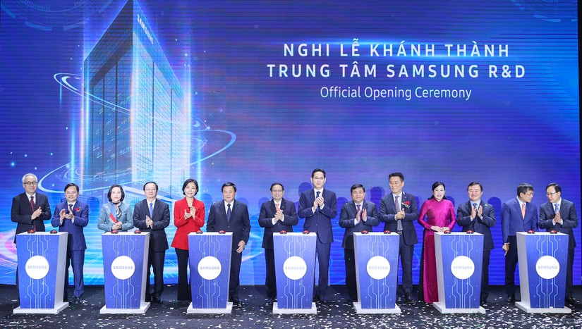 Thủ tướng Phạm Minh Chính dự lễ khánh thành Trung tâm Nghiên cứu và phát triển (R&D) của Samsung tại Việt Nam.Ảnh: VGP