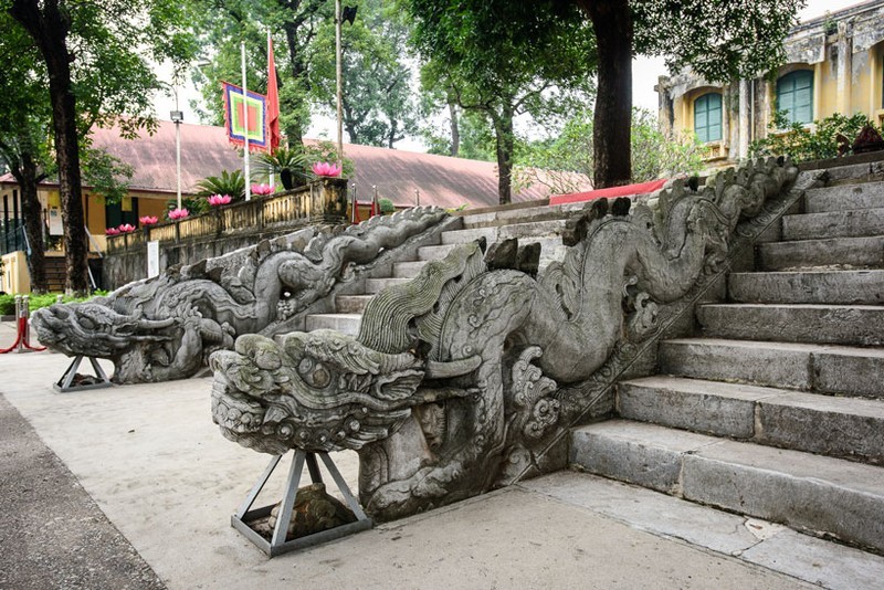 Bộ thành bậc điện Kính Thiên thế kỷ 17 tại Trung tâm Bảo tồn Di sản Thăng Long - Hà Nội.
