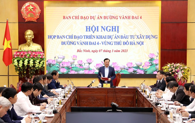 Hội nghị họp Ban chỉ đạo triển khai dự án đầu tư xây dựng Vành đai 4-Vùng Thủ đô Hà Nội tại tỉnh Bắc Ninh. Ảnh: VGP