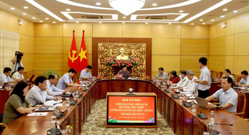 Hội nghị lần thứ 12 về công tác triển khai thực hiện dự án đường bộ cao tốc Cao Lãnh - An Hữu, Ảnh: Dongthap.gov