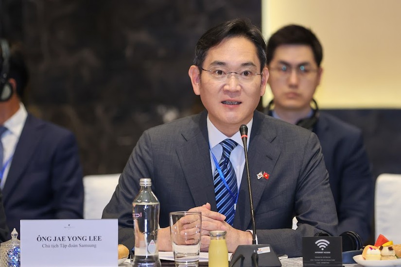 Chủ tịch Tập đoàn Samsung Lee Jae-yong phát biểu tại tọa đàm. Ảnh: VGP