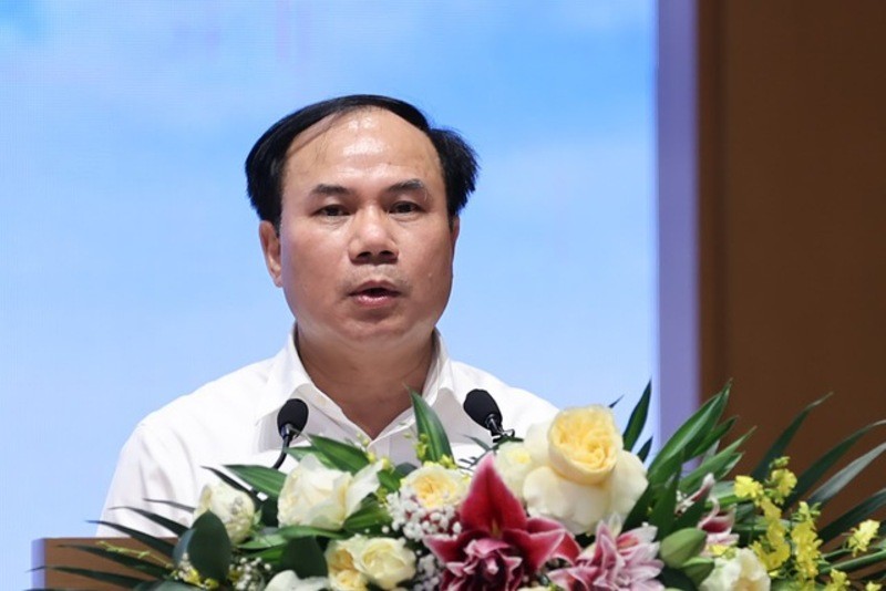 Thứ trưởng Bộ Xây dựng Nguyễn Văn Sinh phát biểu tại hội nghị. Ảnh: VGP