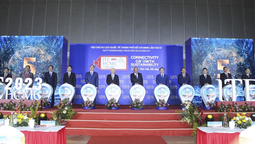 Các địa biểu khai mạc Hội chợ du lịch quốc tế ITE HCMC 2023. Ảnh: Cục Du lịch Quốc gia Việt Nam.