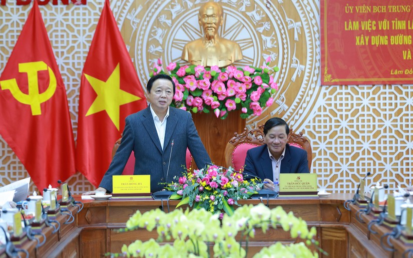 Phó Thủ tướng Trần Hồng Hà tại cuộc làm việc với tỉnh Lâm Đồng về tình hình triển khai các dự án cao tốc trên địa bàn. Ảnh: VGP.