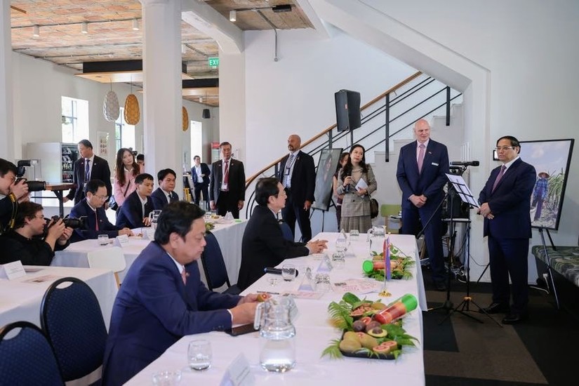 Thủ tướng Phạm Minh Chính thăm Trung tâm Nghiên cứu cây trồng và thực phẩm New Zealand (PFR). Ảnh: VGP.