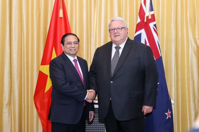 Thủ tướng Phạm Minh Chính và Chủ tịch Quốc hội New Zealand Gerry Brownlee. Ảnh: VGP
