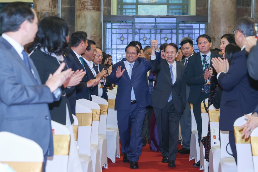 Thủ tướng Phạm Minh Chính và Chủ tịch ADB Masatsugu Asakawa tham dự Lễ kỷ niệm 30 năm quan hệ đối tác Việt Nam và ADB. Ảnh: VGP.