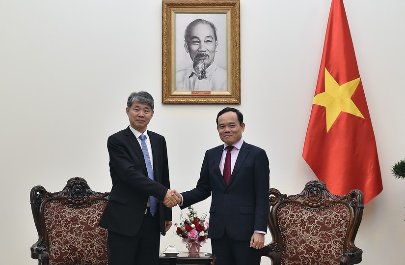Phó Thủ tướng Trần Lưu Quang tiếp Phó Tổng Giám đốc Cơ quan Năng lượng nguyên tử Quốc tế (IAEA) Hua Liu. Ảnh: VGP.