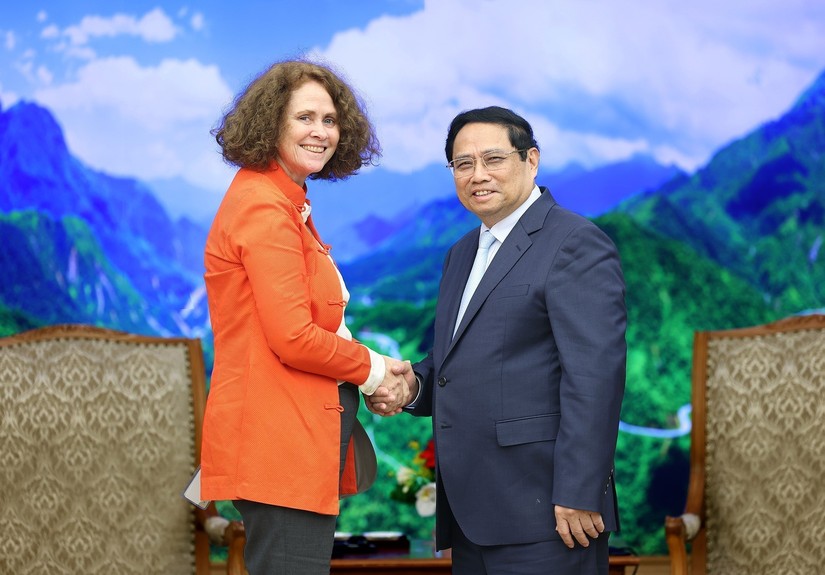 Thủ tướng Phạm Minh Chính tiếp Giám đốc quốc gia Ngân hàng Thế giới (WB) tại Việt Nam Carolyn Turk đến chào từ biệt. Ảnh: VGP.