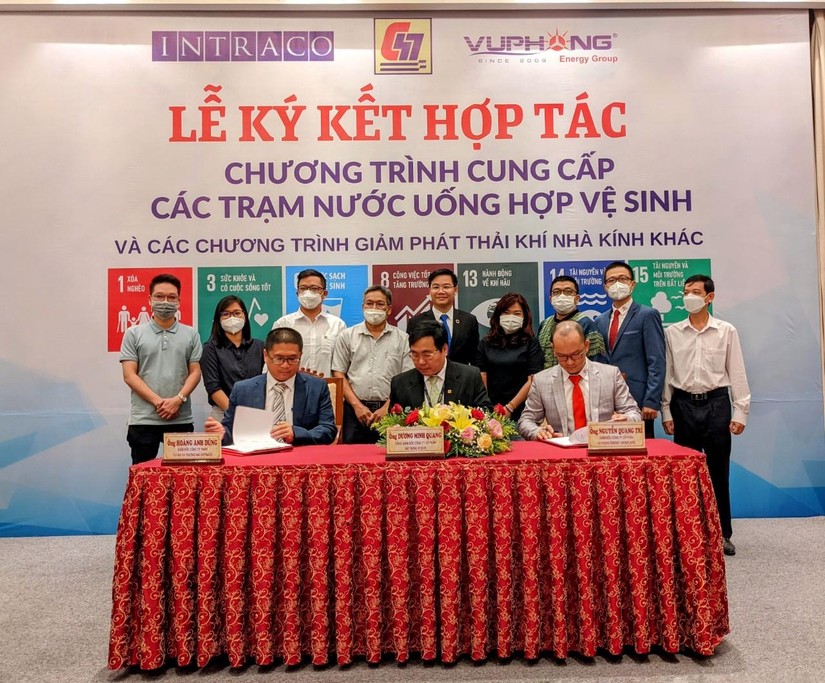 Vũ Phong Energy Group - C47 - INTRACO ký kết Biên bản hợp tác Chương trình cung cấp các trạm nước uống hợp vệ sinh