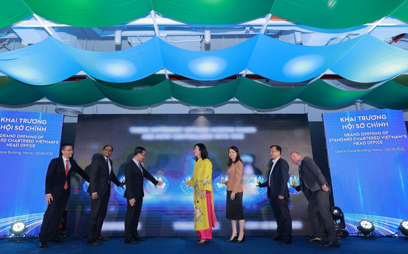 Lễ khai trương Hội sở mới của Ngân hàng Standard Chartered Việt Nam.