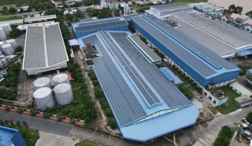 Hệ thống điện mặt trời trên mái nhà máy Dầu cá châu Á (AFO) và nhà xưởng Công ty cổ phần Đầu tư và Phát triển đa quốc gia IDI tại tỉnh Đồng Tháp.