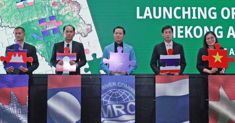 Đại diện các quốc gia thành viên khu vực sông Mekong tại Lễ kỷ niệm Ngày Mekong lần thứ 29. Ảnh: MRC