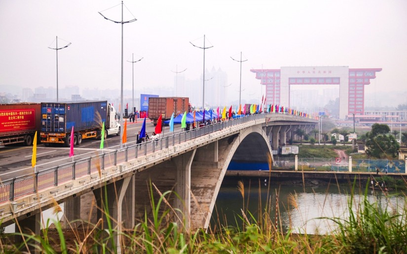 Cầu Bắc Luân II – cây cầu nối thành phố Móng Cái, Quảng Ninh (Việt Nam) với thành phố Đông Hưng, Quảng Tây (Trung Quốc) thông quan ngày 19/3/2019.