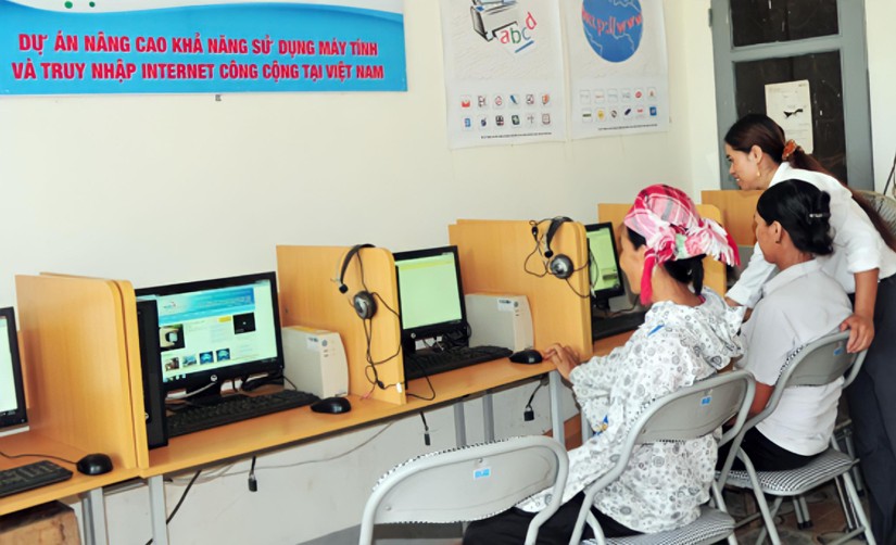 Lào Cai mở rộng các điểm hỗ trợ đồng bào dân tộc ứng dụng công nghệ thông tin 