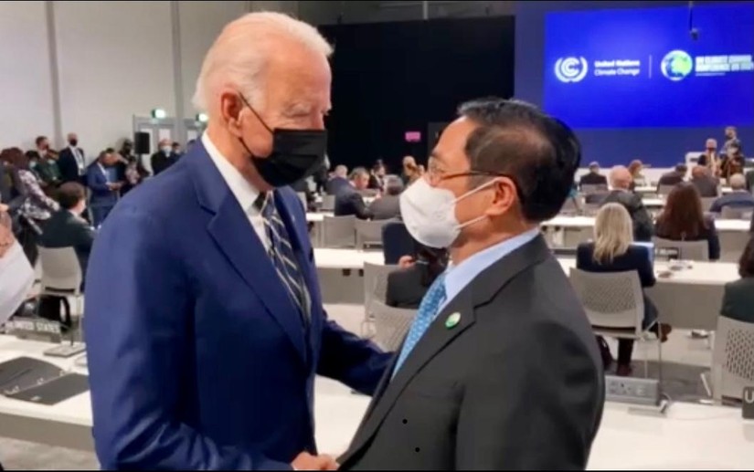 Tối ngày 1/11, trong khuôn khổ Hội nghị COP26, Thủ tướng Chính phủ Phạm Minh chính đã có cuộc gặp với Tổng thống Hoa Kỳ Joe Biden.