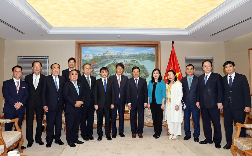 Phó Thủ tướng Thường trực Phạm Bình Minh đã tiếp Chủ tịch Tập đoàn Dịch vụ y tế khẩn cấp Nhật Bản, nhà đầu tư của Trung tâm Y khoa Nhật Bản T-Matsuoka. Ảnh: VGP