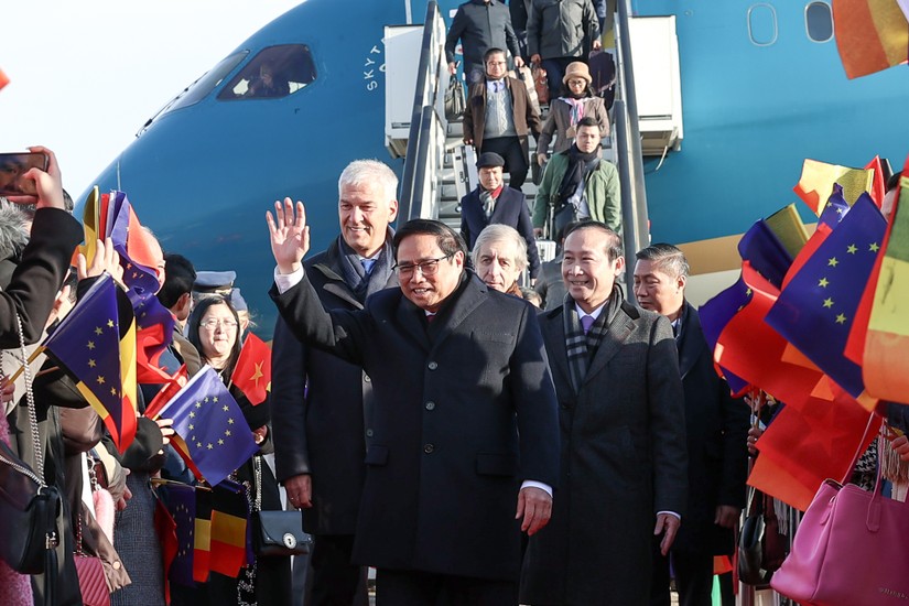 Thủ tướng Chính phủ Phạm Minh Chính và Đoàn đại biểu cấp cao Việt Nam đã tới sân bay quân sự Melsbroek, thủ đô Brussels, Vương quốc Bỉ. Ảnh: VGP
