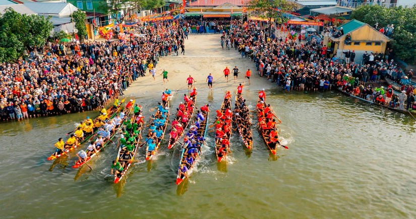 Lễ hội Cầu ngư tại Huế. Ảnh: VTC News