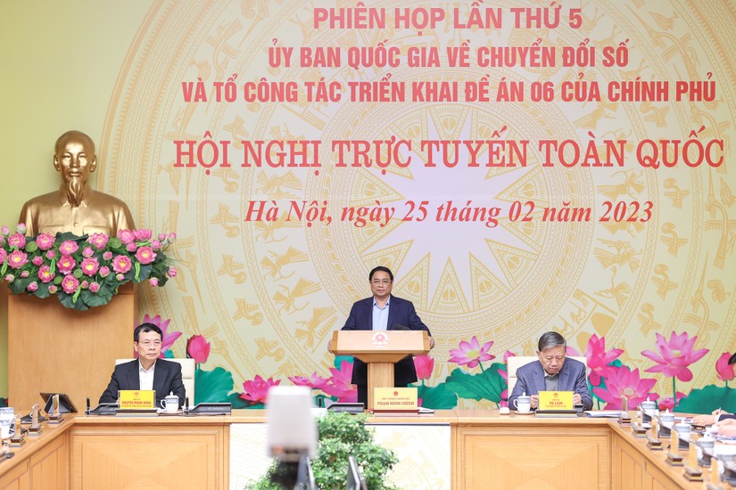 Thủ tướng Phạm Minh Chính chủ trì Hội nghị trực tuyến toàn quốc và phiên họp lần thứ 5 của Ủy ban Quốc gia về chuyển đổi số và Tổ công tác triển khai Đề án 6 của Chính phủ, đánh giá kết quả năm 2022 và đề ra nhiệm vụ, giải pháp năm 2023. Ảnh: VGP