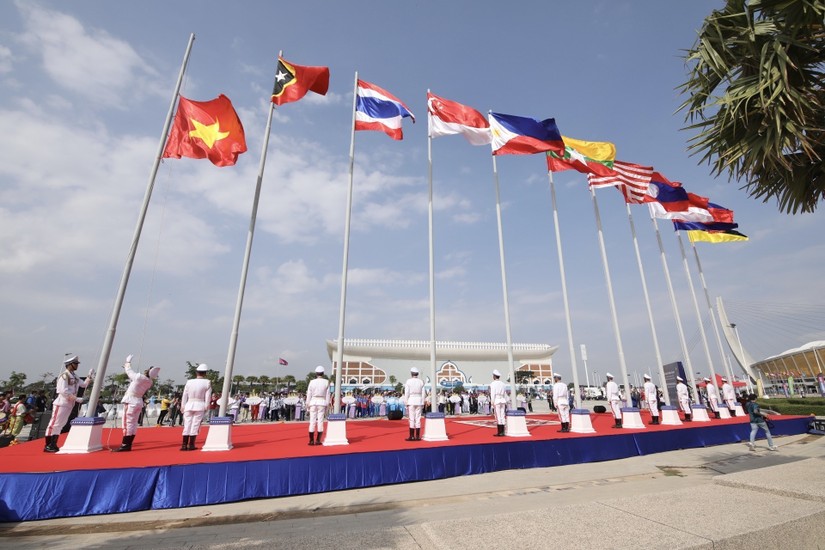 Lễ thượng cờ SEA Games 32 tại Campuchia. Ảnh: TTXVN