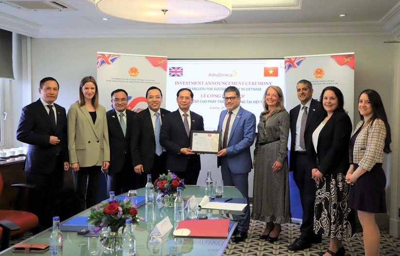 Lễ công bố khoản đầu tư mới 50 triệu USD của Tập đoàn AstraZeneca vào Việt Nam. Ảnh: Vietnam+
