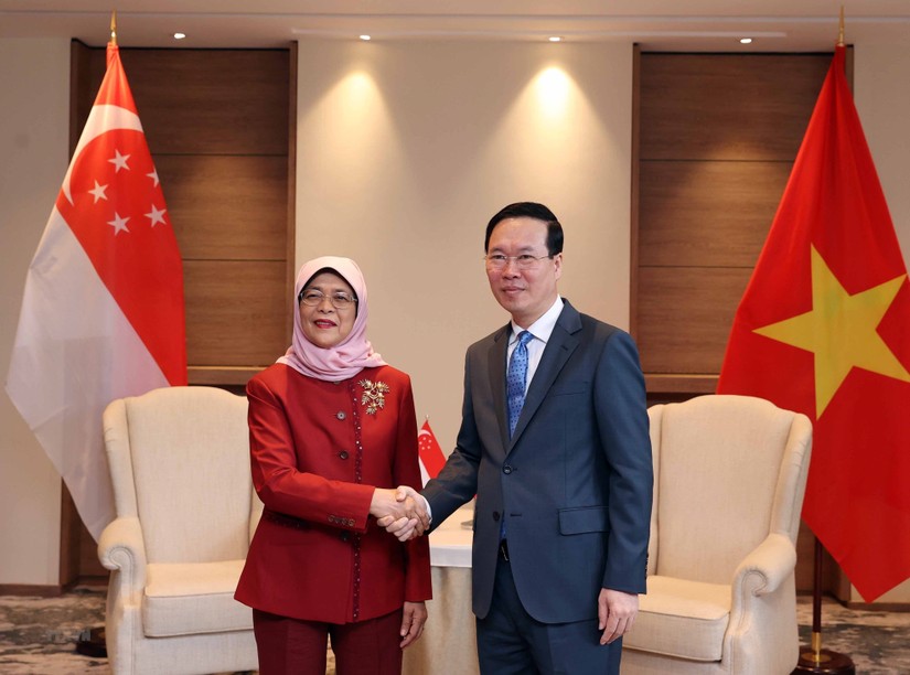 Chủ tịch nước Võ Văn Thưởng gặp Tổng thống Singapore Halimah Yacob. Ảnh: TTXVN