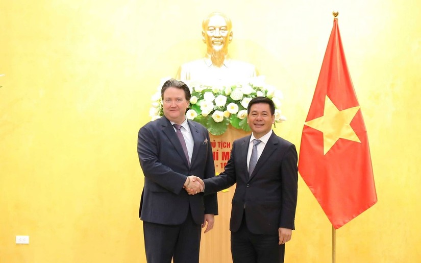 Bộ trưởng Công Thương Nguyễn Hồng Diên và ngài Marc E. Knapper, Đại sứ đặc mệnh toàn quyền Mỹ tại Việt Nam. Ảnh: Bộ Công Thương