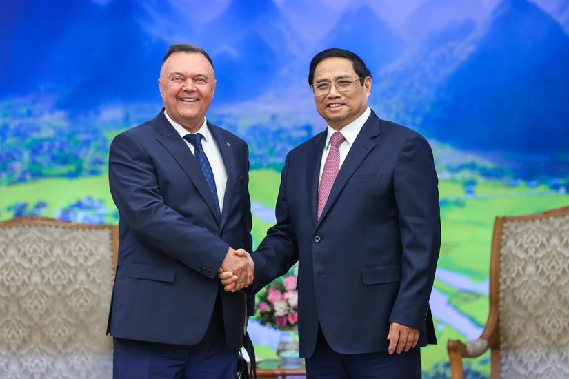 Thủ tướng Phạm Minh Chính và ông Ivan Petrov, Chủ tịch FIATA. Ảnh: VGP