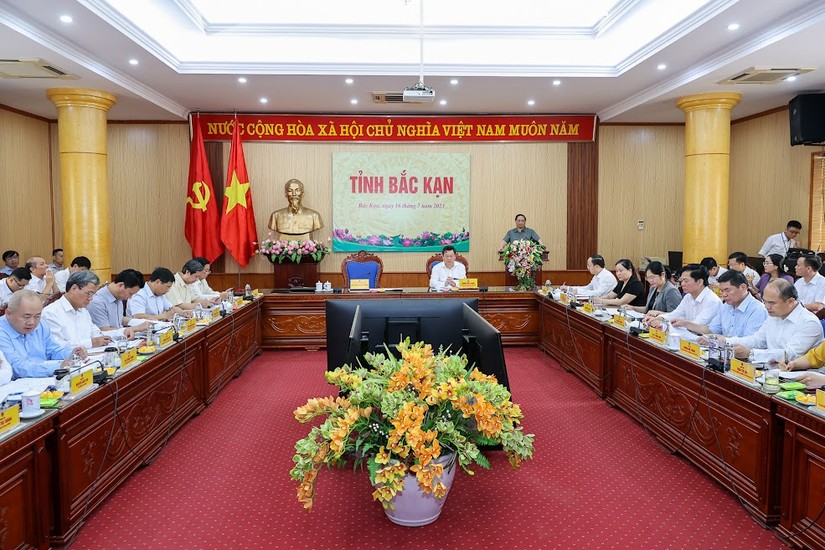 Thủ tướng Phạm Minh Chính làm việc với Ban Thường vụ Tỉnh ủy Bắc Kạn. Ảnh: VGP