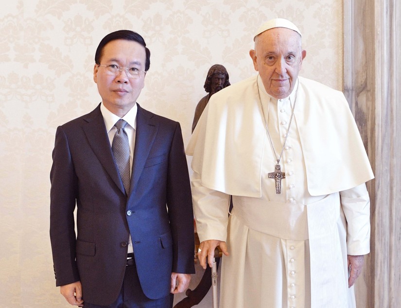 Chủ tịch nước Võ Văn Thưởng hội kiến với Giáo hoàng Francis. Ảnh: TTXVN
