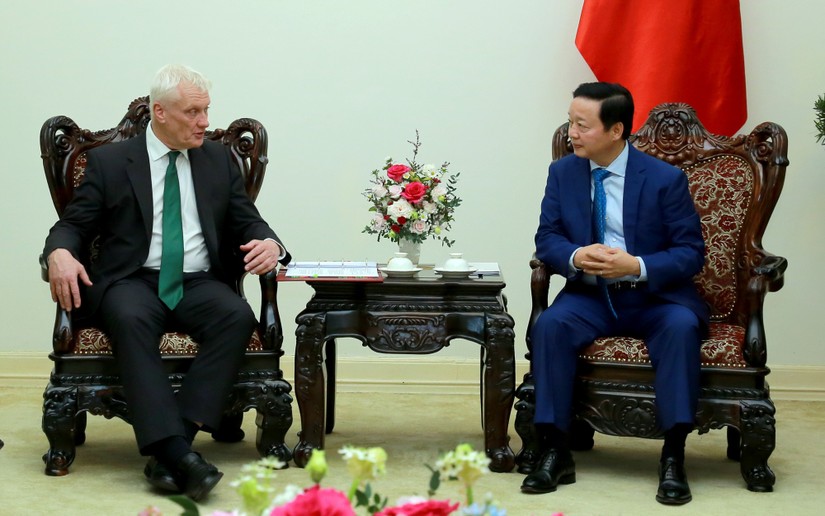 Phó Thủ tướng Trần Hồng Hà tiếp ông Graham Stuart, Bộ trưởng An ninh năng lượng và Net Zero của Vương quốc Anh. Ảnh: VGP