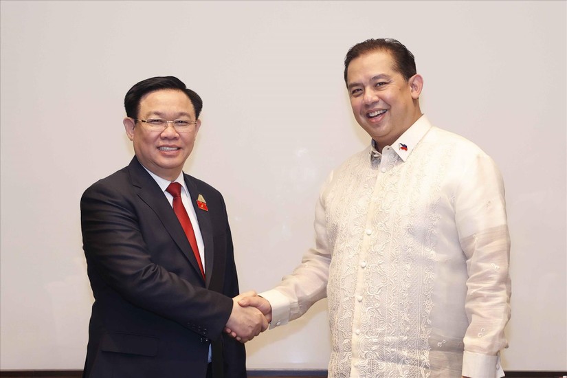 Chủ tịch Quốc hội Vương Đình Huệ và Chủ tịch Hạ viện Philippines Ferdinand Martin Romualdez. Ảnh: TTXVN