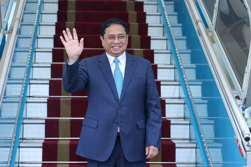 Thủ tướng Chính phủ Phạm Minh Chính rời Hà Nội lên đường dự Hội nghị Cấp cao ASEAN lần thứ 43 và các hội nghị cấp cao liên quan tại Jakarta, Indonesia. Ảnh: VGP