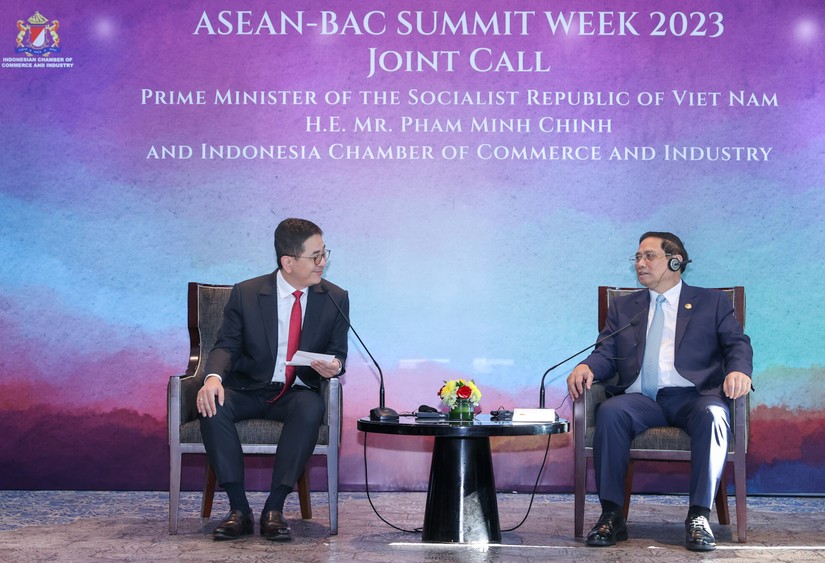 Thủ tướng Phạm Minh Chính tiếp lãnh đạo Phòng Thương mại và Công nghiệp Indonesia. Ảnh: VGP
