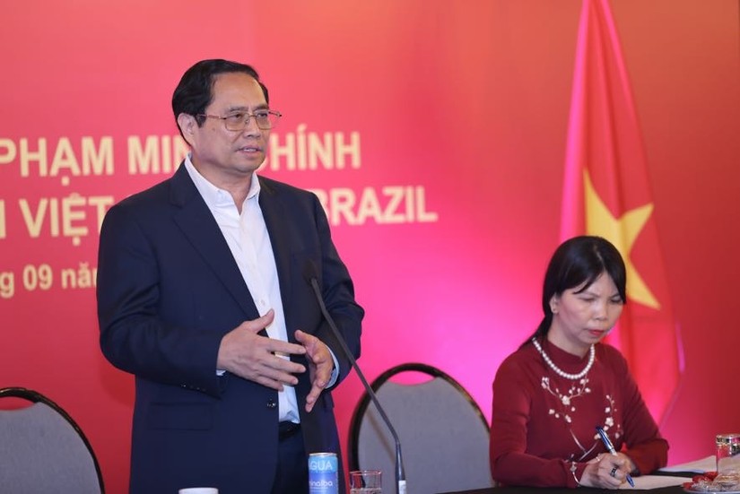 Thủ tướng Phạm Minh Chính gặp gỡ đại diện cộng đồng người Việt Nam ở Brazil và một số nước Nam Mỹ. Ảnh: VGP